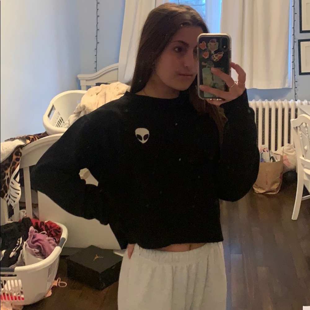 brandy melville crew neck original alien